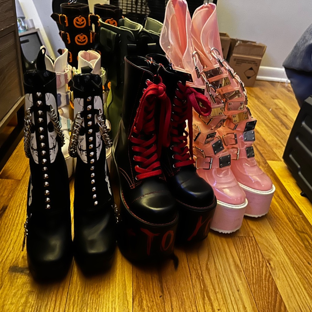 Boot lot - Picture 4 of 8